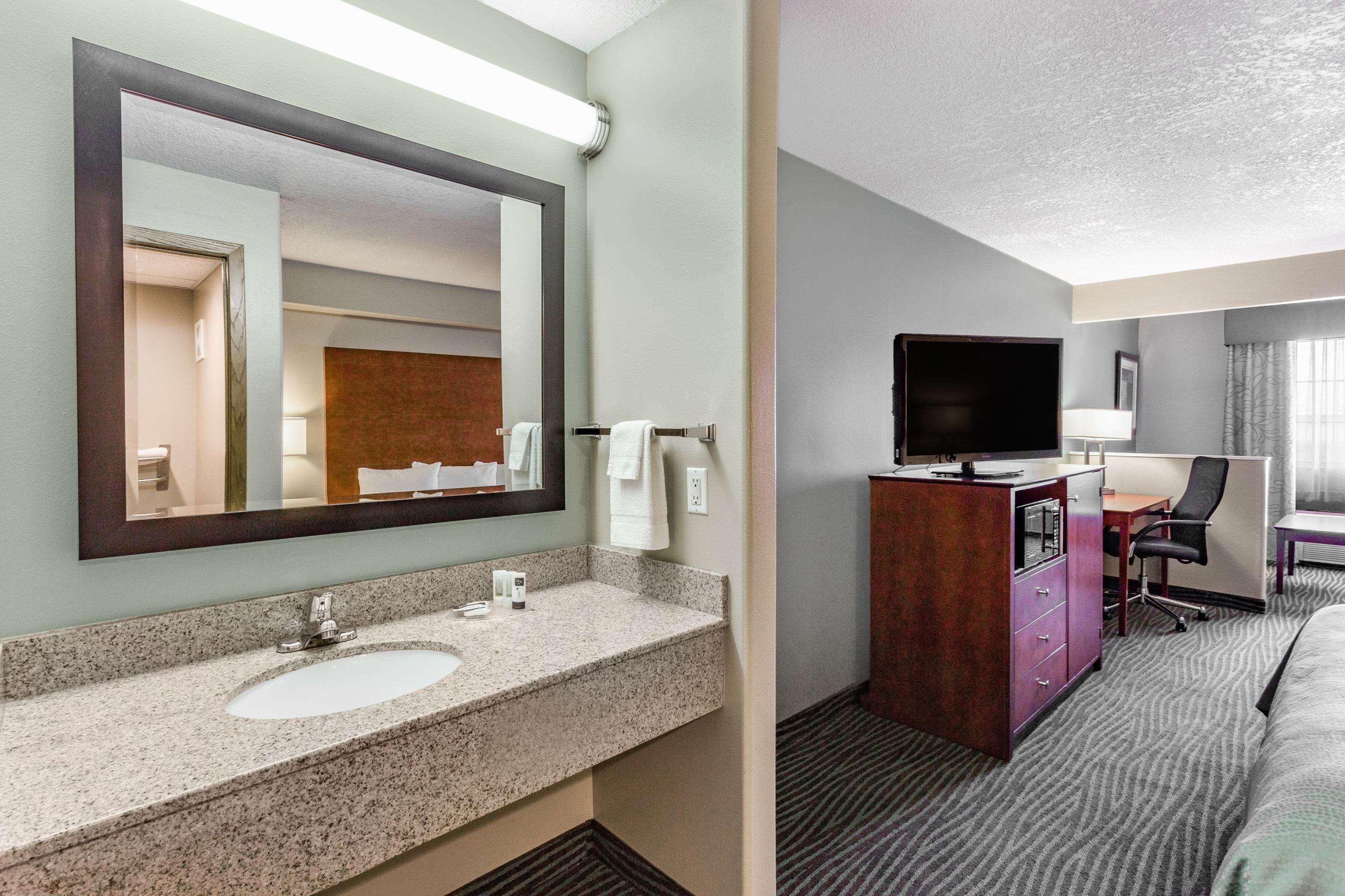 Americinn By Wyndham Des Moines Airport Buitenkant foto