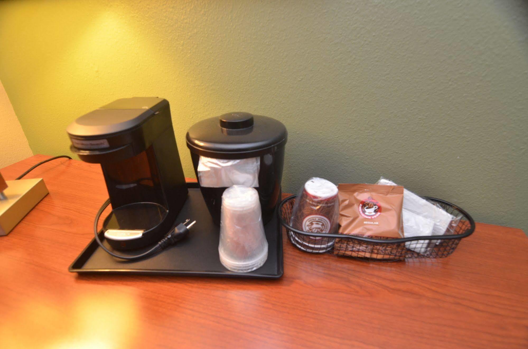 Americinn By Wyndham Des Moines Airport Buitenkant foto