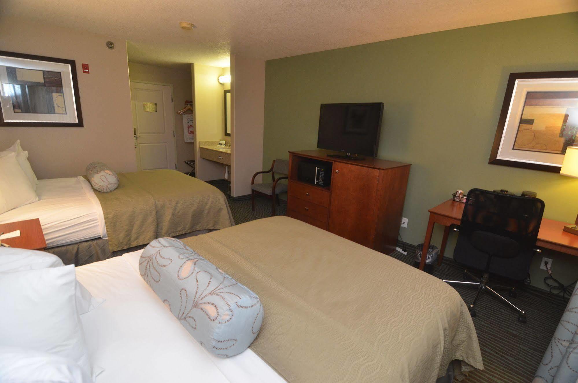 Americinn By Wyndham Des Moines Airport Buitenkant foto